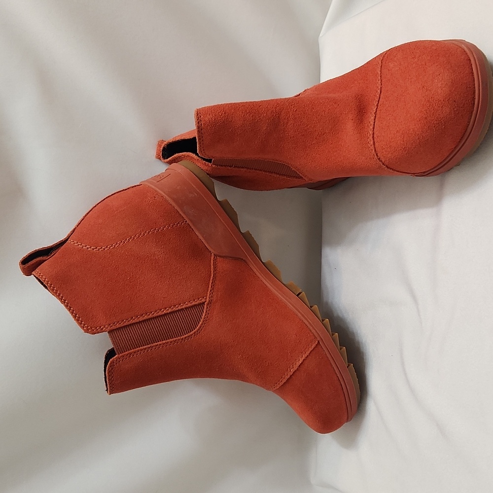 Sorel Evie Pull-on Suede Waterproof Orange  Ankle Boots (W Size 9)